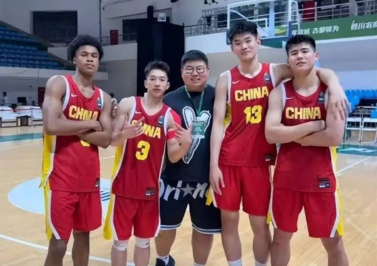 广东签约2米11中锋，CBA得分王引多队争抢，北控后卫转型教练