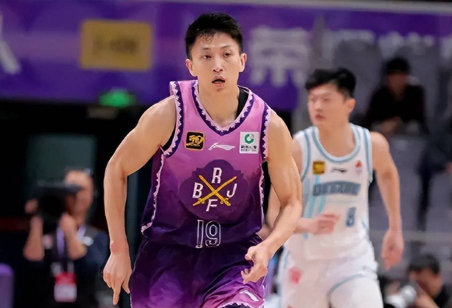 广东签约2米11中锋，CBA得分王引多队争抢，北控后卫转型教练