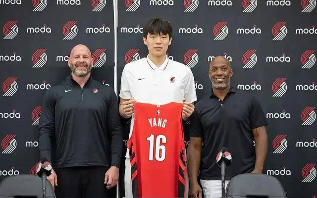 杨瀚森的 NBA 进阶路：从团队护航到赛场攻坚