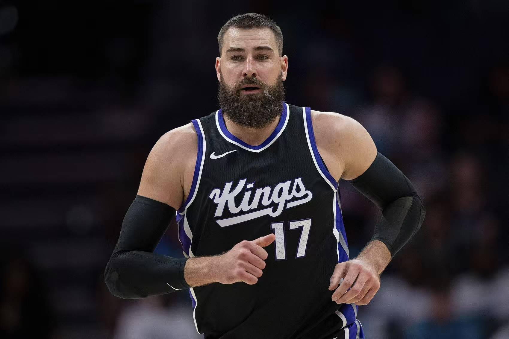 NBA：太阳送1.45亿续约，勇士目标有四人，掘金敲定瓦兰