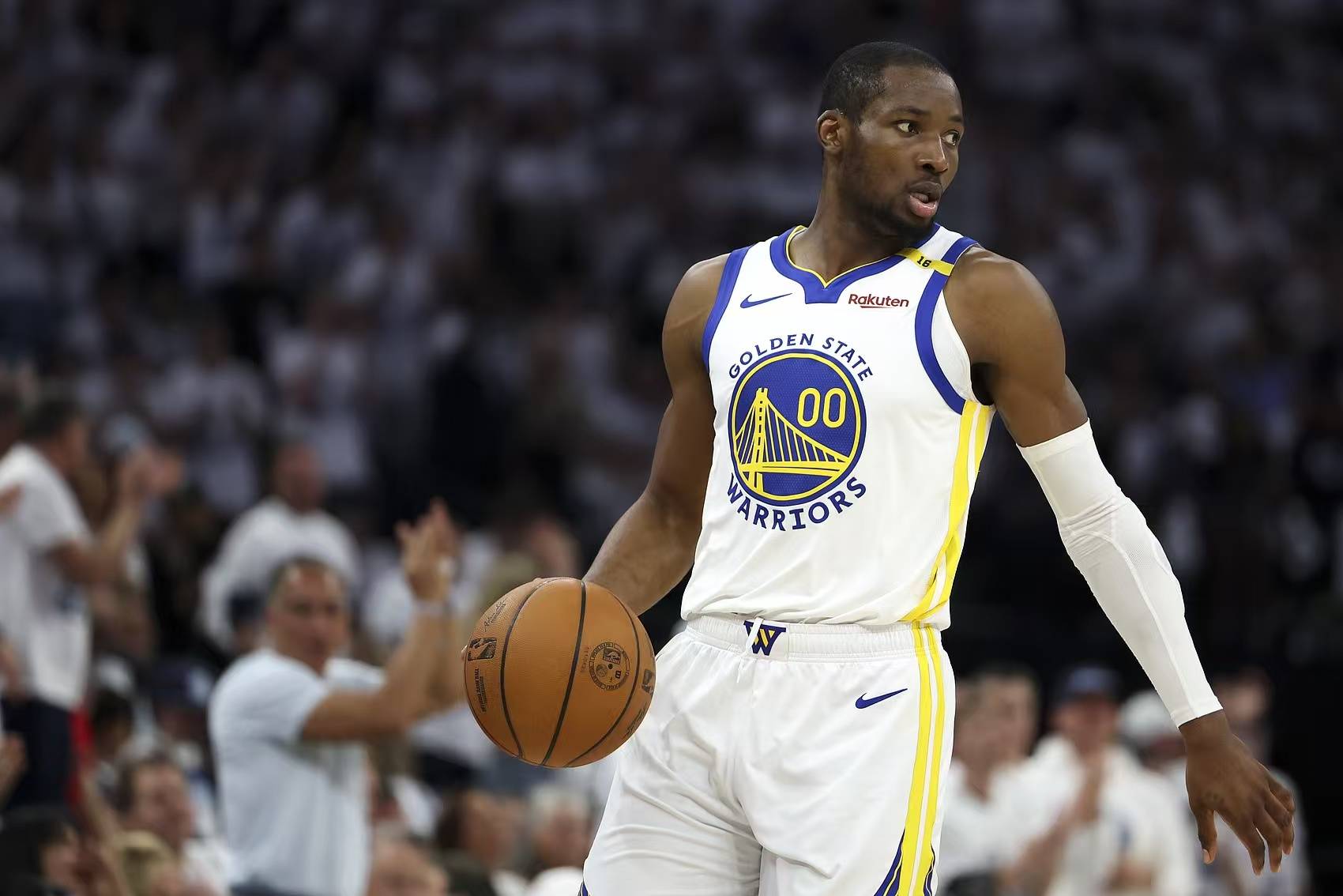 NBA：太阳送1.45亿续约，勇士目标有四人，掘金敲定瓦兰