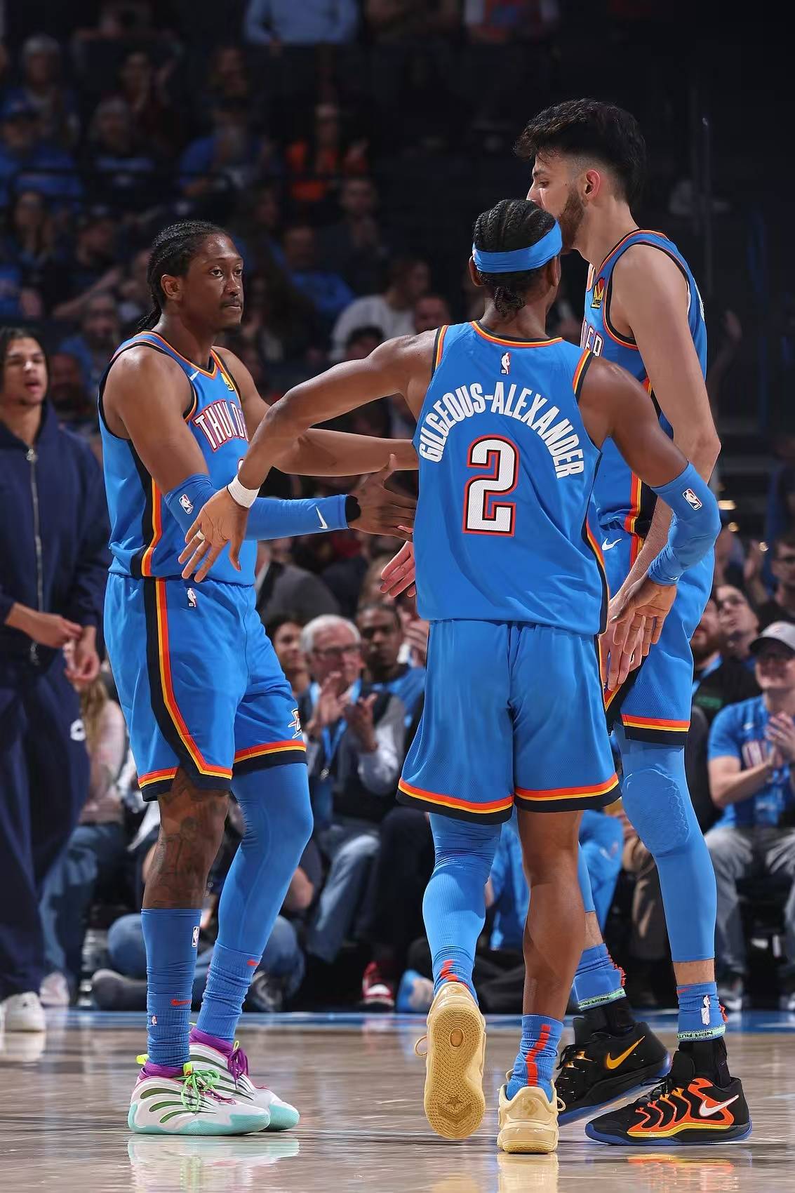 NBA：雷霆豪掷8.22亿，库里回应退役，快船新签约，榜眼重回奇才