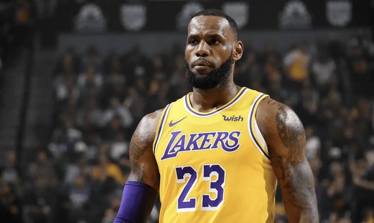 NBA媒体透露：若湖人队交易詹姆斯，勇士队和尼克斯是其最大的潜在下家