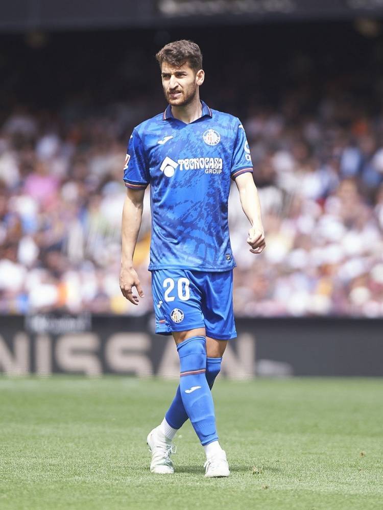 迪马：维罗纳即将签下西班牙中场耶鲁-圣地亚哥与后卫乌奈-努涅斯