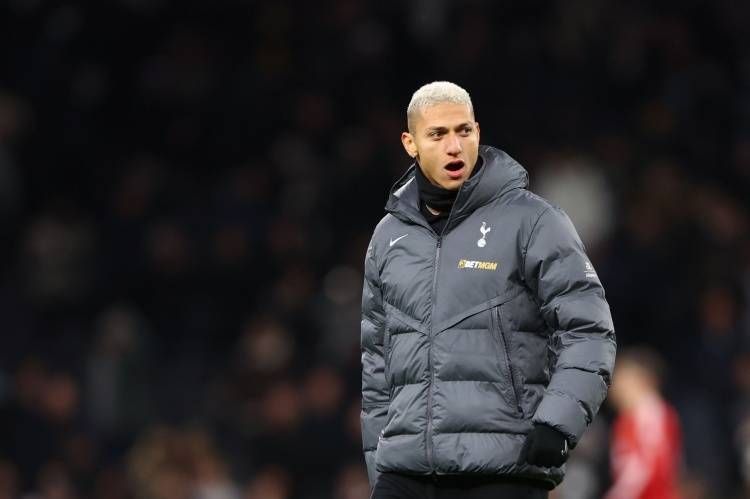 邮报:热刺原本考虑理查利森+现金换购埃泽,腾出位置签维萨