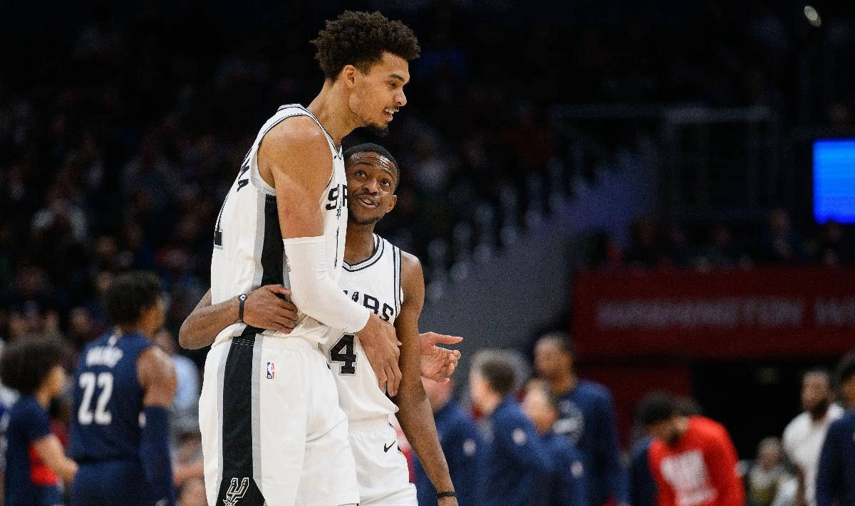 圣安东尼奥马刺续约达龙福克斯,薪水或有变动