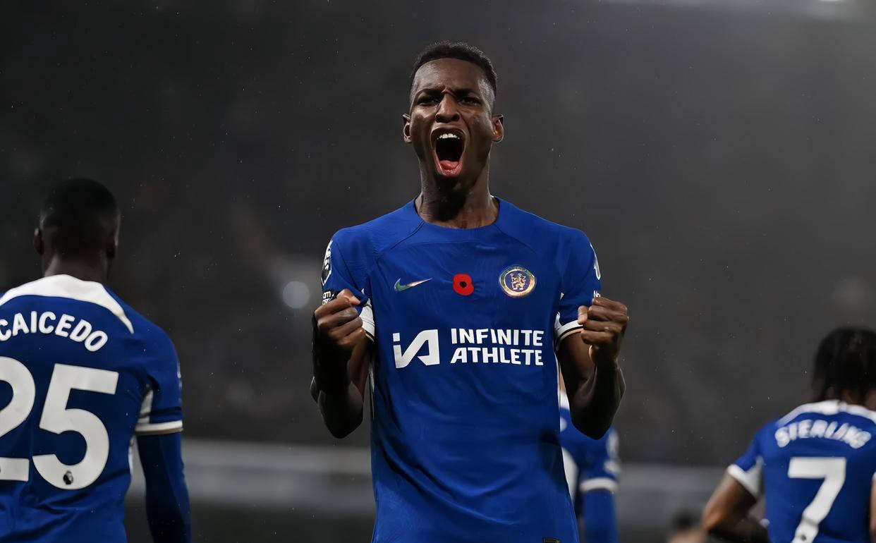 桑托斯坚守切尔西：冲击2026世界杯的选择