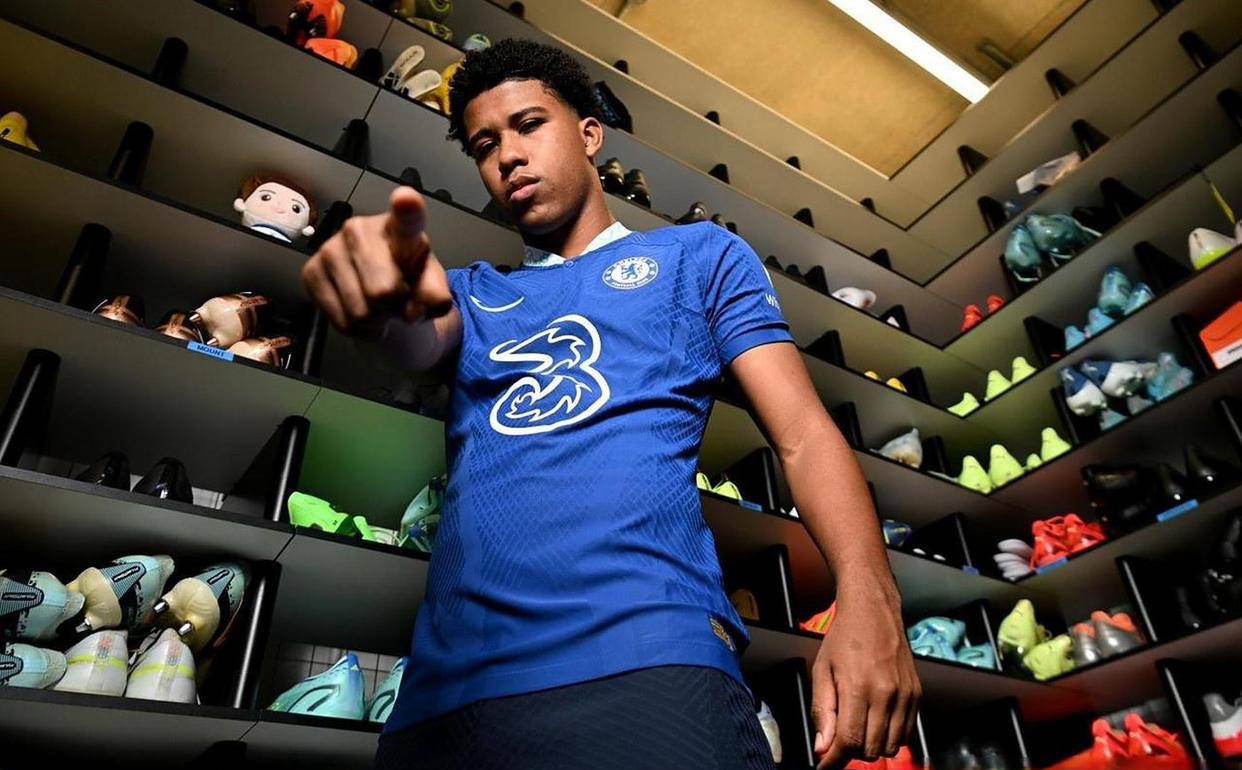 桑托斯坚守切尔西：冲击2026世界杯的选择