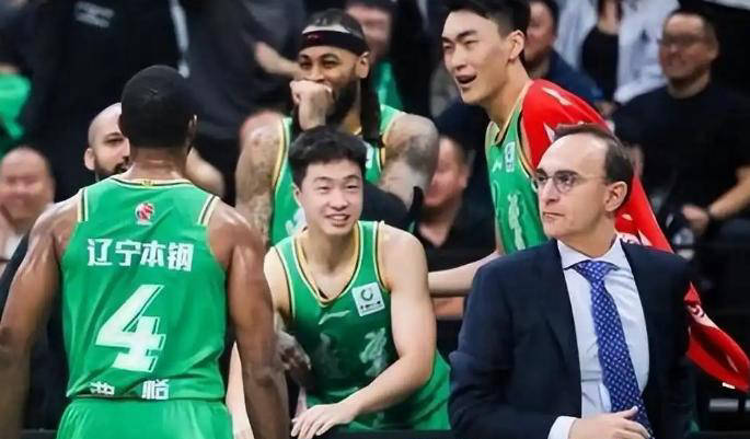 乌戈宣布加盟NBA球队,签约克利夫兰骑士,杨鸣感慕