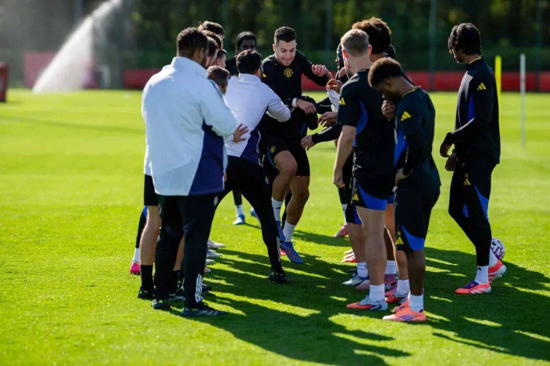 马兹拉维恐无缘曼联战布伦特福德，一人复出可替代！拉门斯或首秀