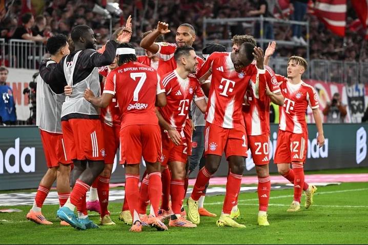 足坛悲喜一夜！拜仁1-2爆大冷18轮不败终结，皇马2-0反超巴萨，多特蒙德3-0大胜